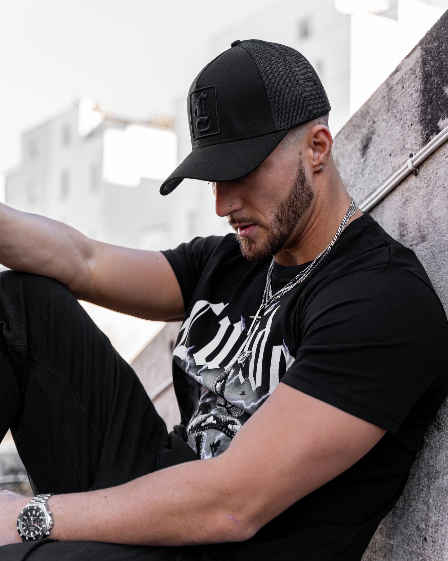TRIPLE BLACK LUCIDO TRUCKER