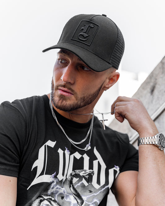 TRIPLE BLACK LUCIDO TRUCKER